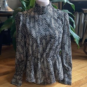 Like New WHO WHAT WEAR Top